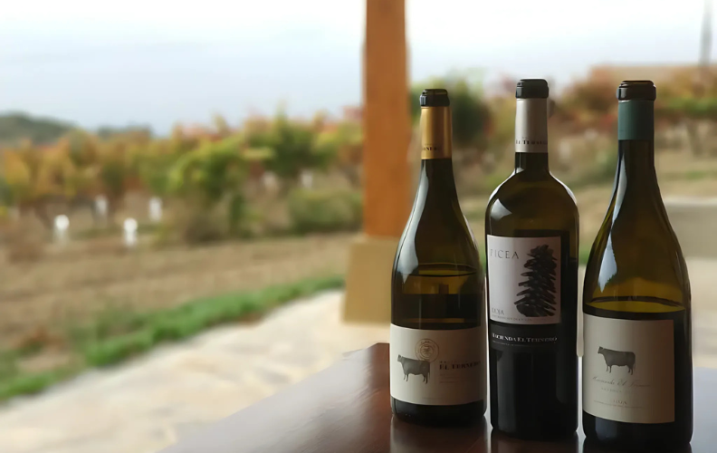 Alella, bottles of wine.